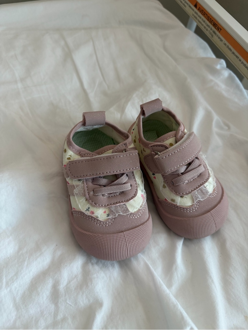 Kids Pink Floral Lightweight Sneakers